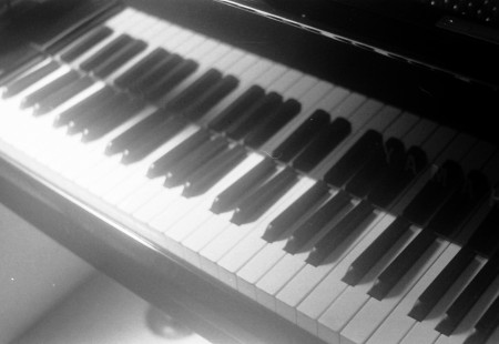 KONICA J